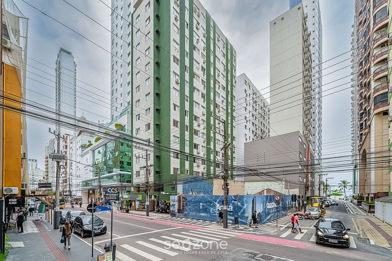 Apto a 2min da praia Balneário Camboriú-SC EAC1303