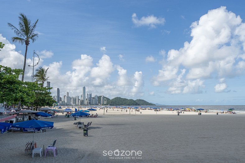 Apto Beira-Mar no Centro de Balneário - IPT0141