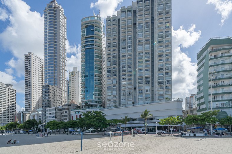 Apto Beira-Mar no Centro de Balneário - IPT0141