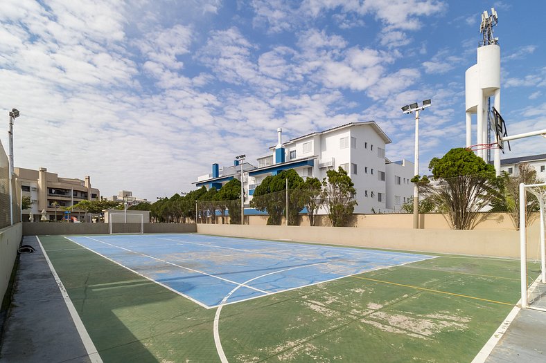 Apto com sacada a poucos metros da Praia VIN202