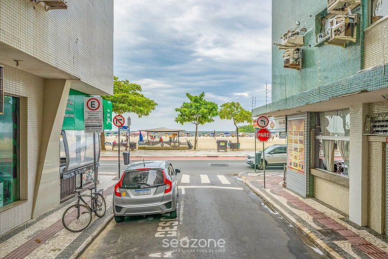 Belo apto pé na areia em Balneário Camboriú EDG401