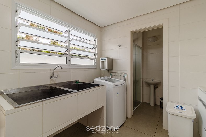 Casa Cactos com piscina e 5 suítes Jurerê RCA264