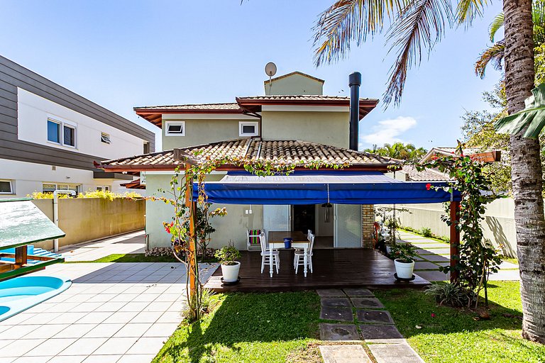 Casa sofisticada para famílias em Jurerê RCU105